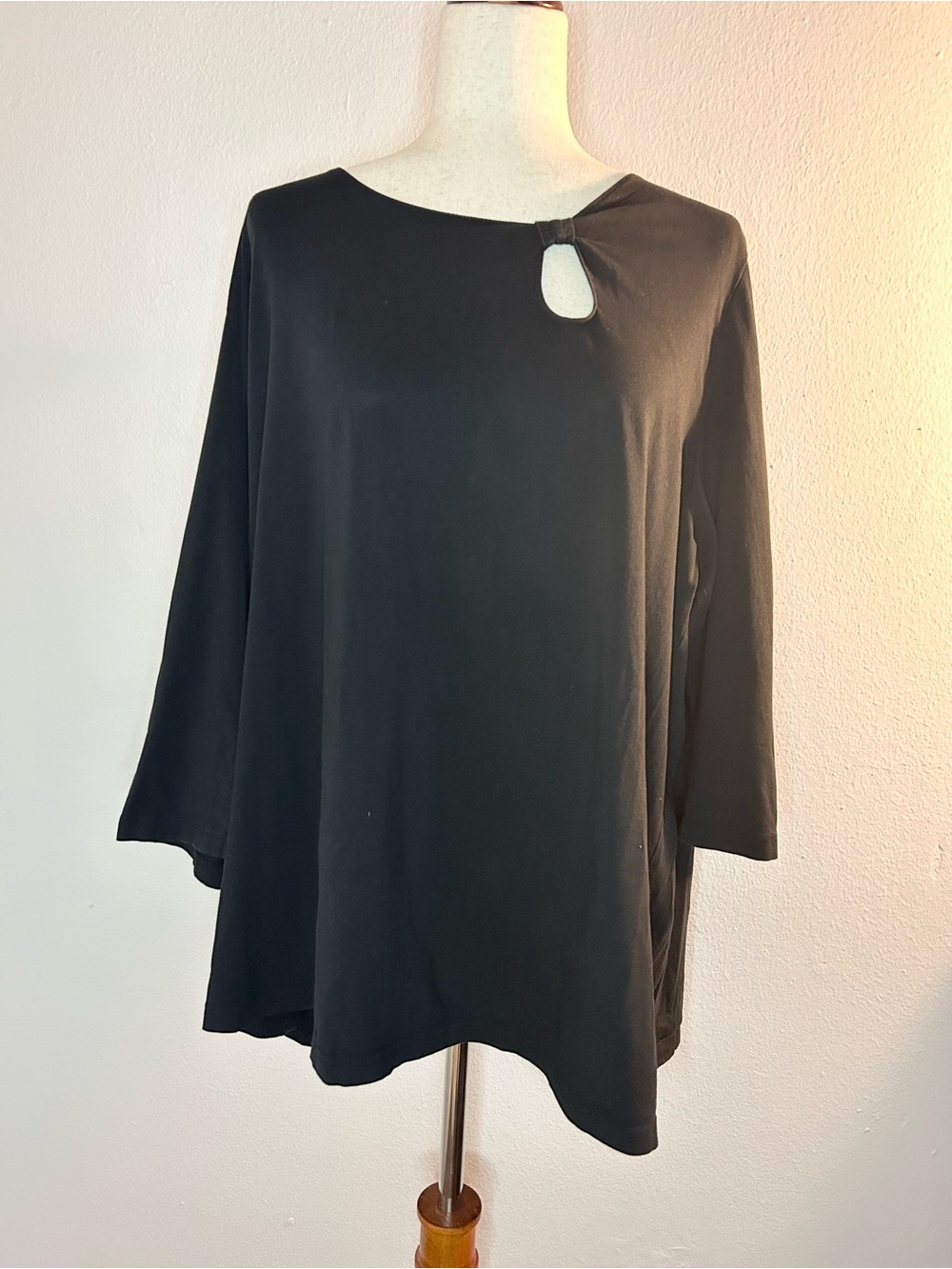 LANE BRYANT Black Key Hole Scoop Neckline ¾ Sleeve Cotton Knit Top